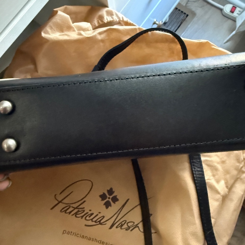 Patricia Nash Black Leather Heritage Bag - Picture 7 of 10
